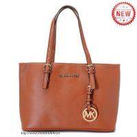 michael kors jet set saffiano reizen medium bruin bakken Outlet Nederland h5w39245